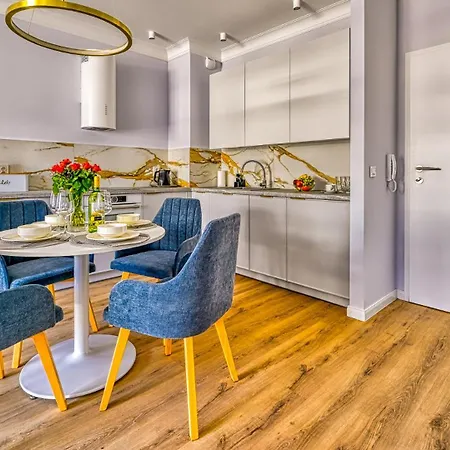 D212 Classik Z Basenem, Sauna, Jacuzzi, Przy Samej Plazy - 5d Apartment *